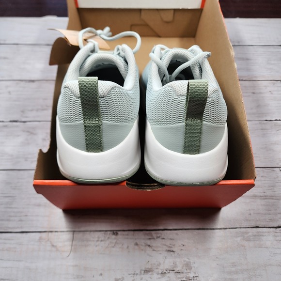 Sz 12 WMNS(Men 10.5) NIKE MC Trainer 3 Light Silver/Metallic Platinum FQ1830-006 - Picture 6 of 8